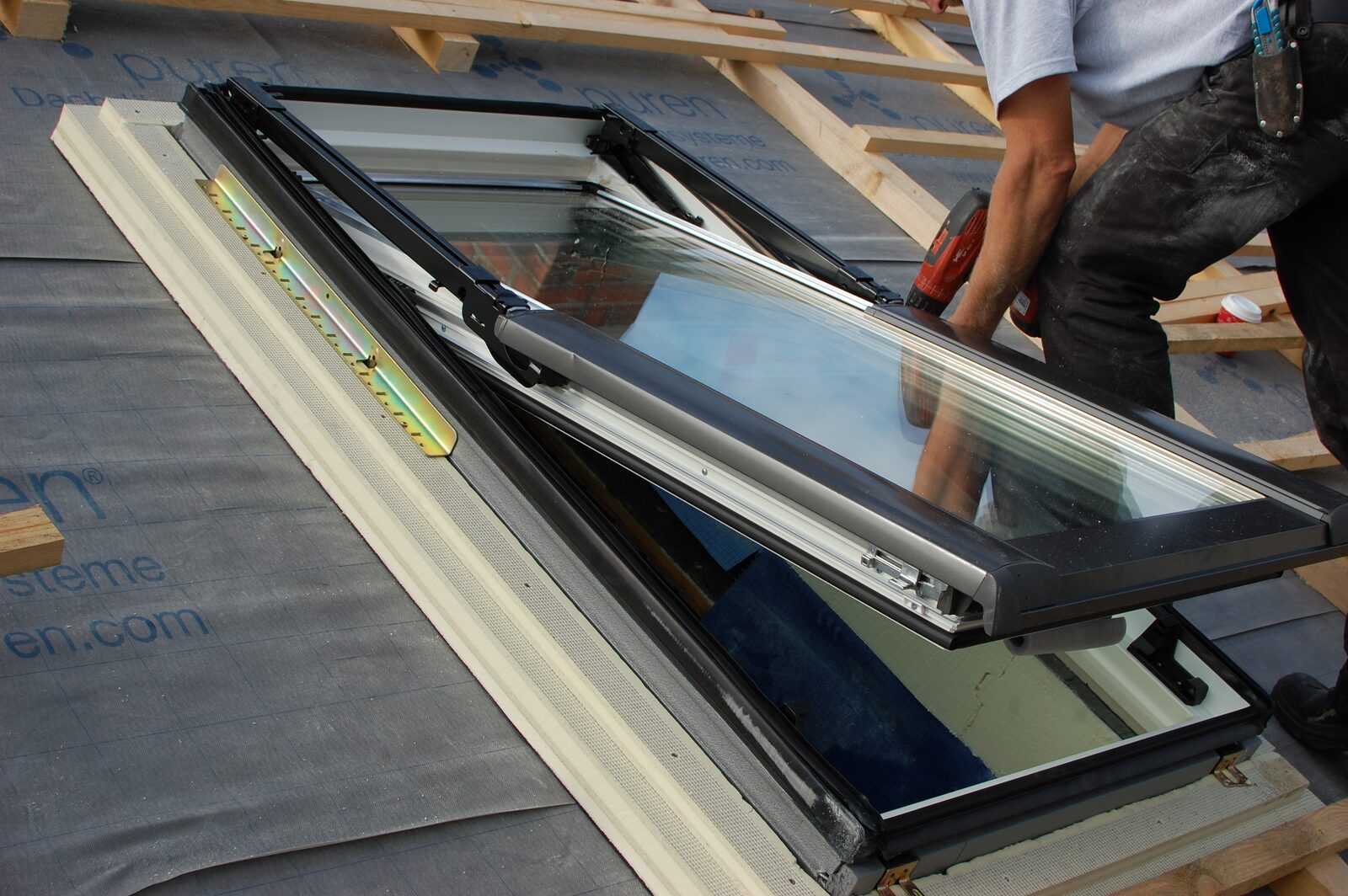 Pose d'un Velux : les étapes détaillées